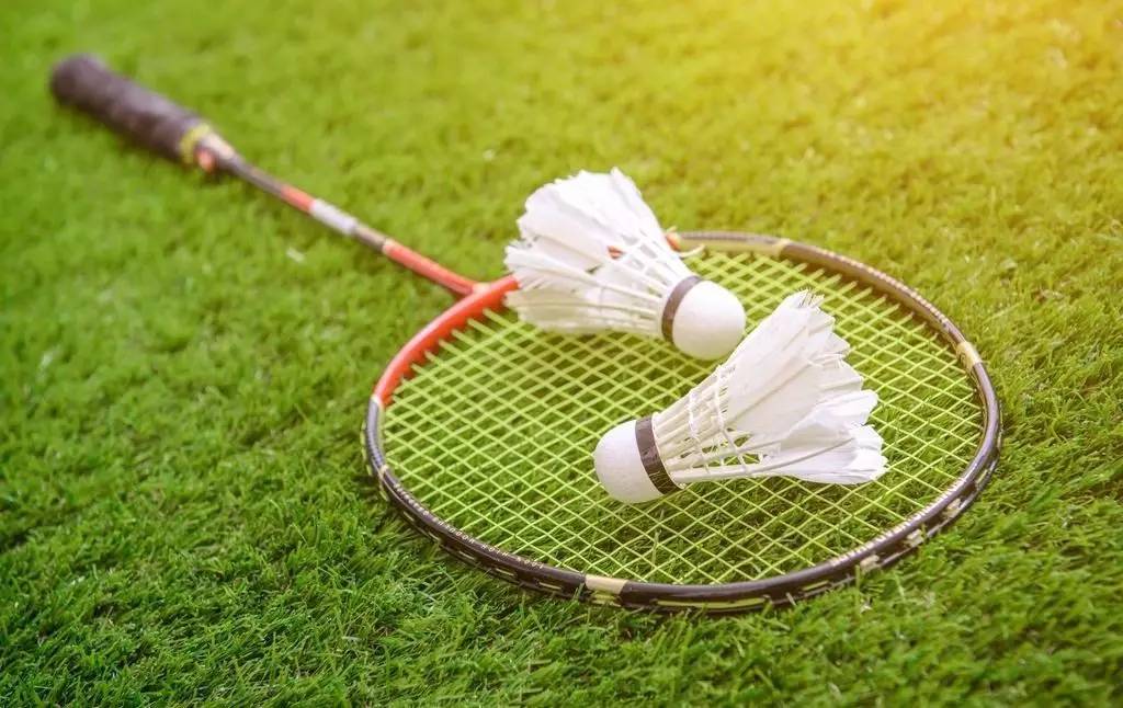 显得薄弱 显得薄弱