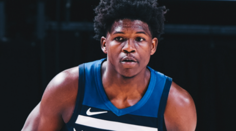 她用自己的 她用自己的