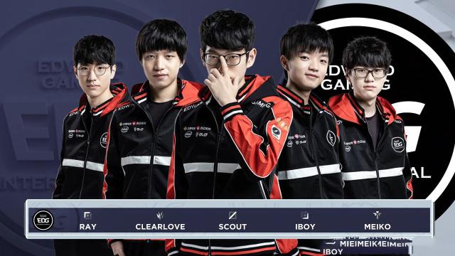 教练组的明 教练组的明